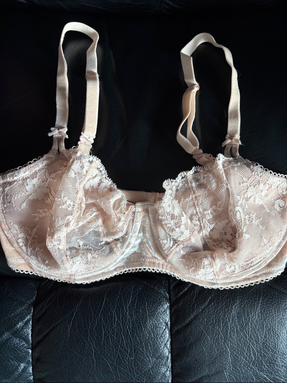 Victorias Secret Angels Delicate Lace Underwire Bra in Nude with Cream Lace